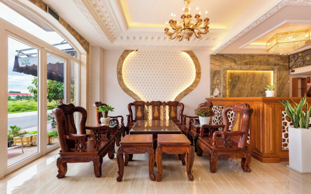 Golden Central Hotel Trang Bang