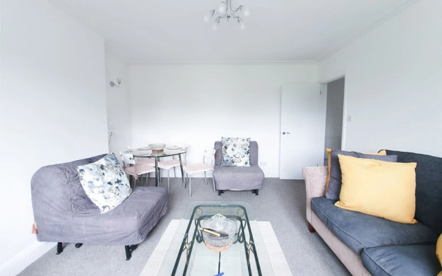 Lovely, Recently Renovated Maisonette in NW London