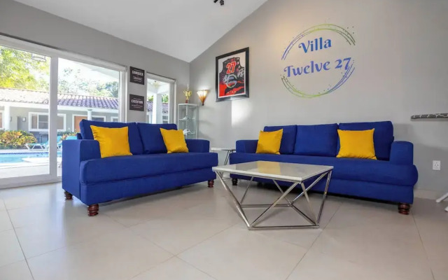 Villa Twelve27