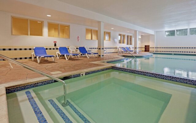 Candlewood Suites West Springfield by IHG