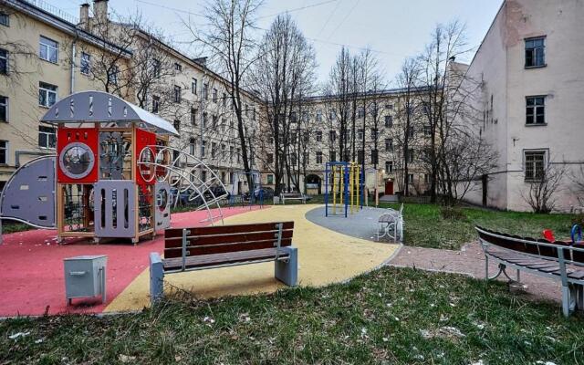 Апартаменты на Лермонтовском проспекте, 17