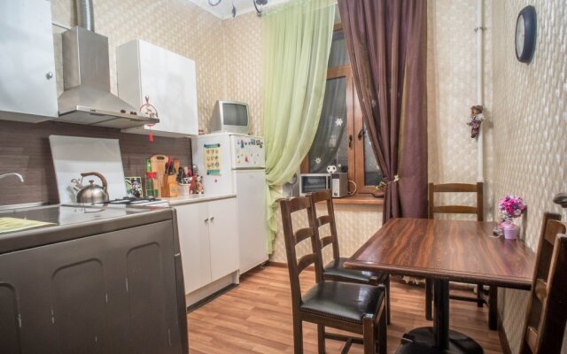 Polyarnikov 7 Apartments