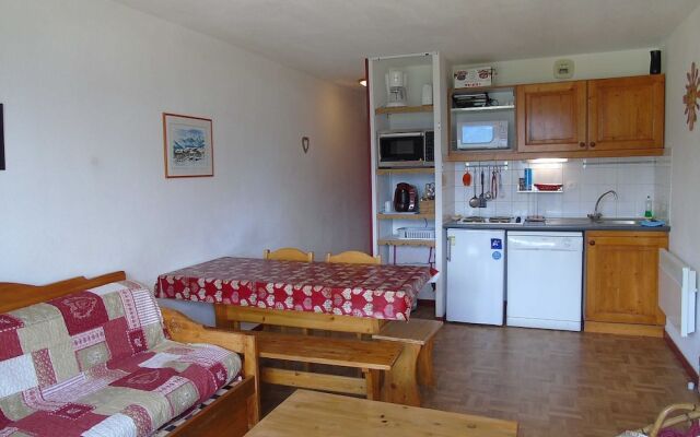 Lou Services Apartment CB50 LSI 001