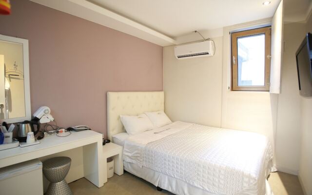 Hotel MIDO Myeongdong