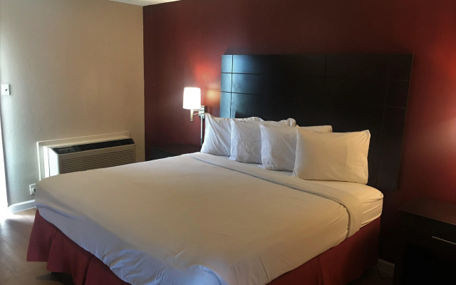 Red Roof Inn & Suites San Angelo