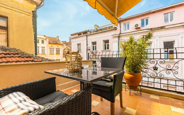 Luxury Central Apartment