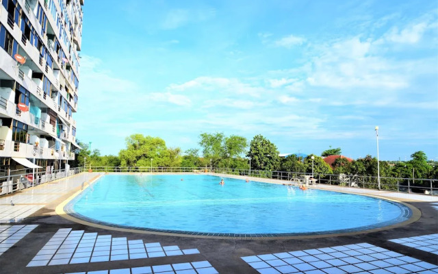 Pattaya Plaza Condotel Large Studio Apartment Sukhumvit