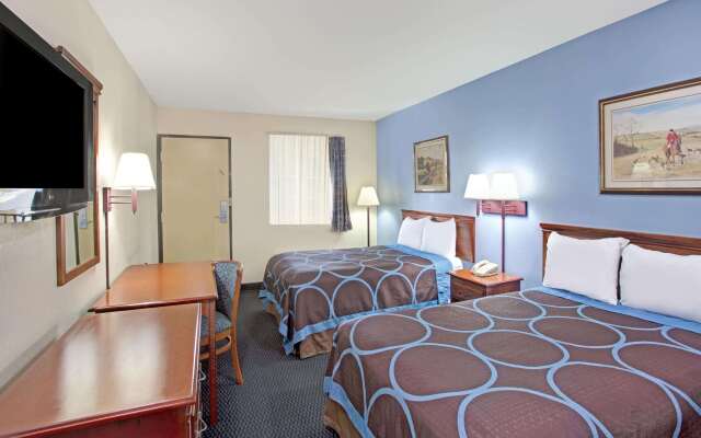 Super 8 by Wyndham Suwanee