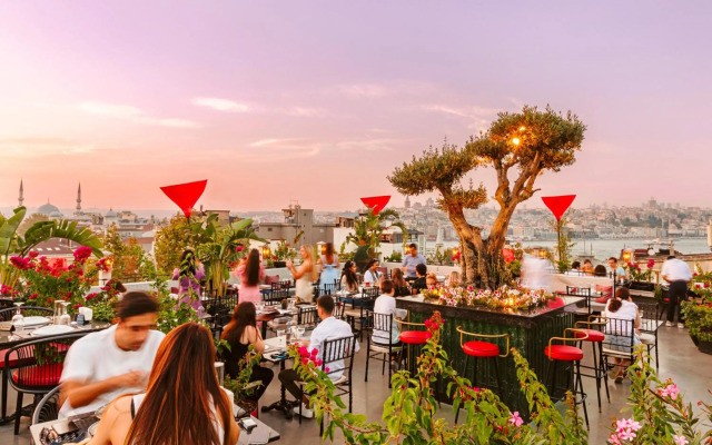 Seres Hotel Old City