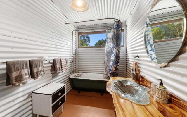 Rosecliffe Boutique Farm Cottages – Guest Rooms – Sunrise Beach