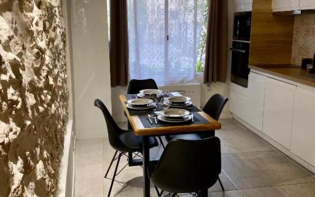 Charmant studio vieil Antibes