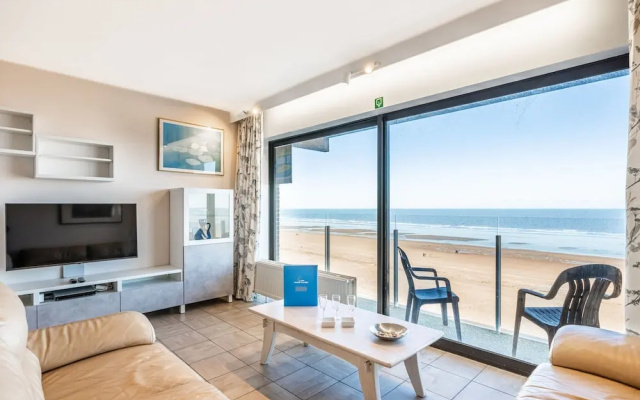 Apartment in St-idesbald With Sea View