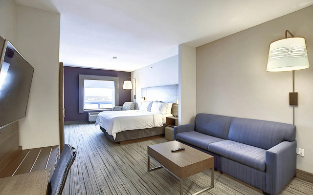 Holiday Inn Express Airport-Calgary by IHG