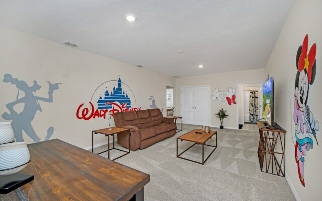 7535oakmoss 7 Bedroom Villa by RedAwning