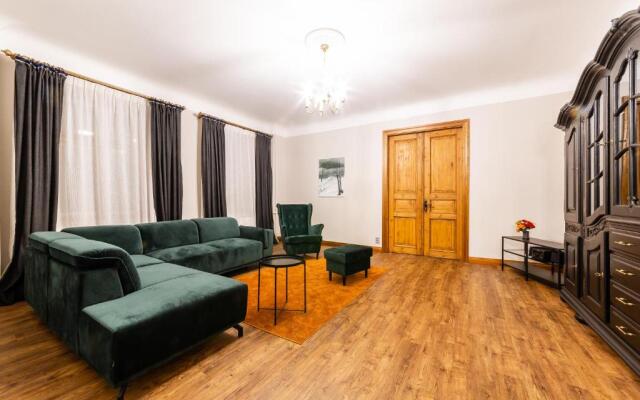 Gourmet Storie's AP 68sqm Renovated Free parking