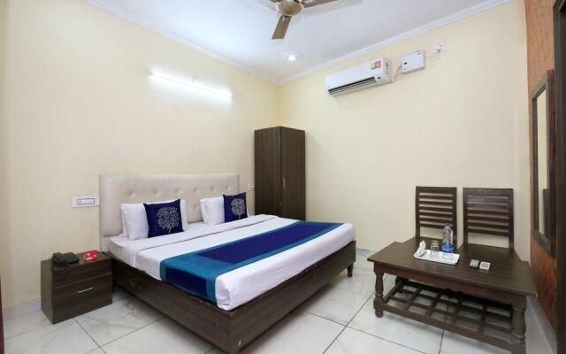 OYO 10261 Hotel Sunrise