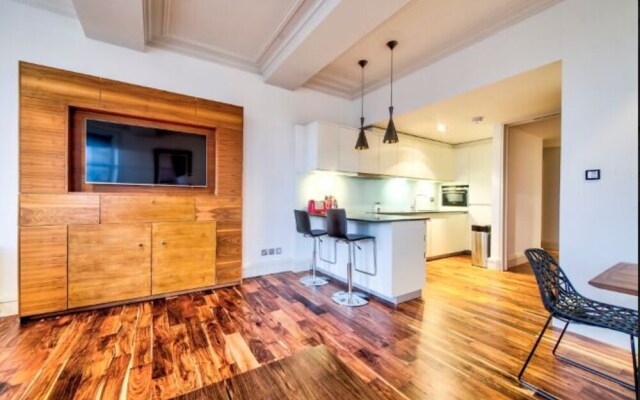 Amazing views! North Bank Street Luxury Apartment