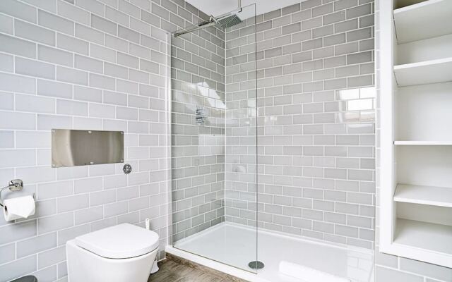 JOIVY Luxury George Street Apartments: Castle Suite