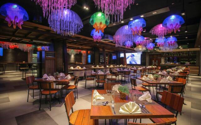 Two Seasons Coron Bayside Hotel