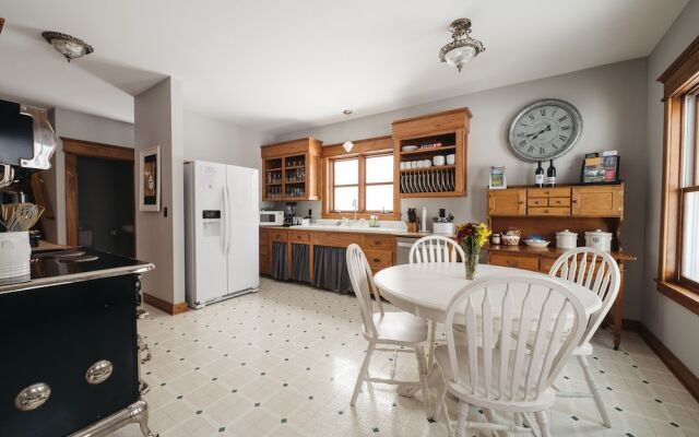 4BDR Broomhead Farmhouse Main House