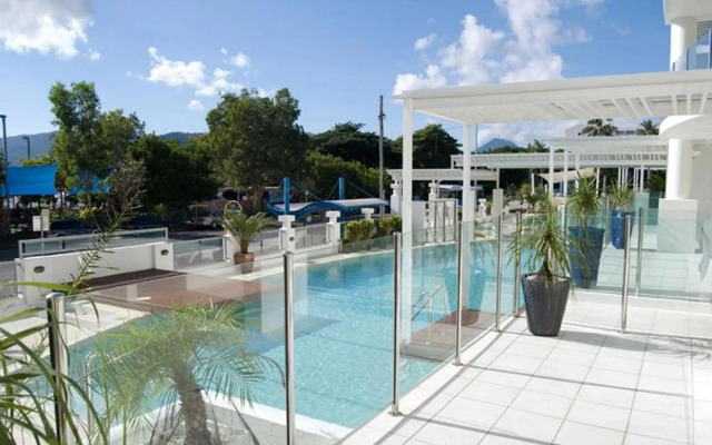 Waters Edge Apartment