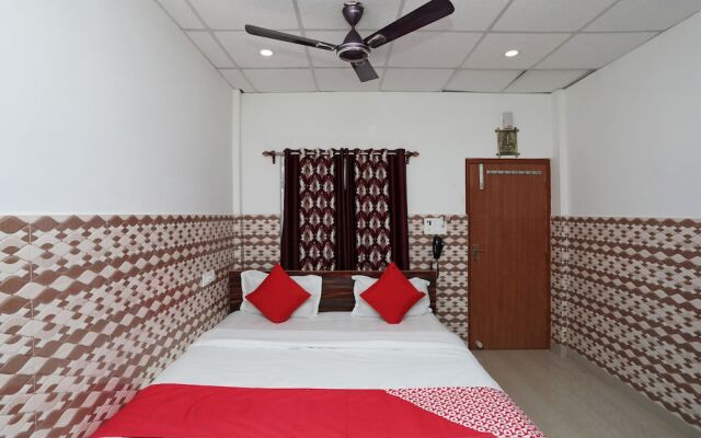 OYO 24224 Varsha Resort