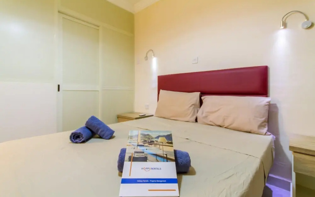 Pool and Sea, charming Merill Apart 5