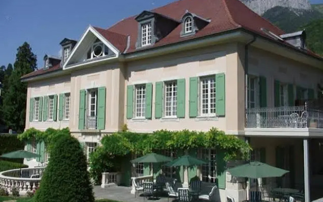 Hostellerie La Villa Des Roses