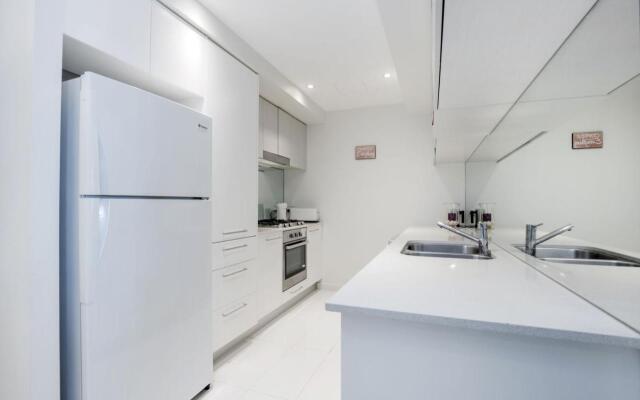 Silvershore Apartments on the Broadwater
