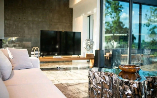 Villa Obsidian