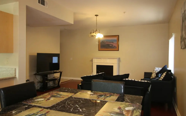 Gorgeous 2BD Apartment