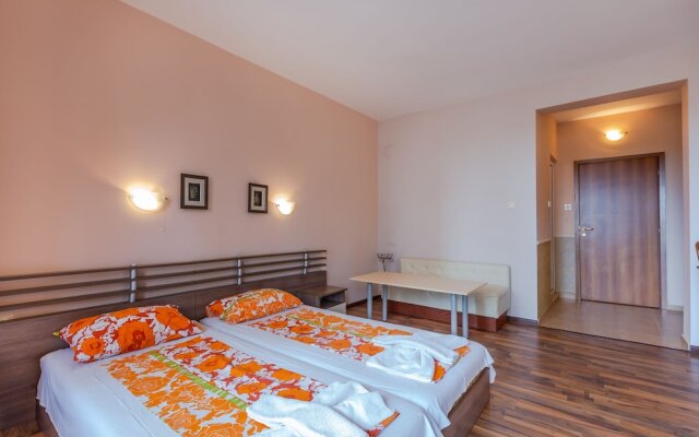 Double Room in Dafinka Guest House