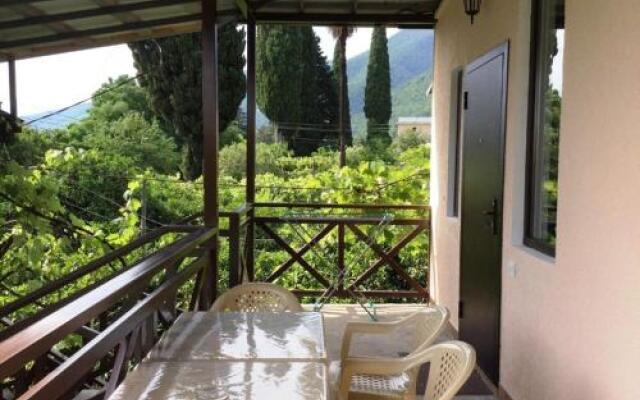 Guest house Lenina 77