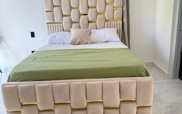 Nashaly Suite