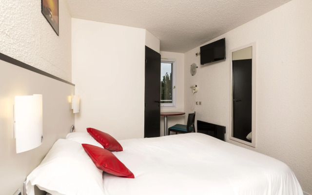 Initial by Balladins St Quentin/Gauchy