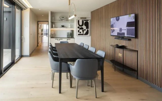 Refined 3-bedroom Condo