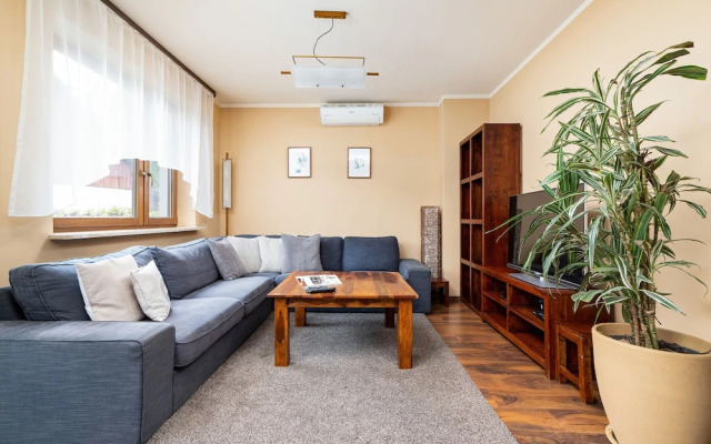 Family House Poreba Cracow by Renters