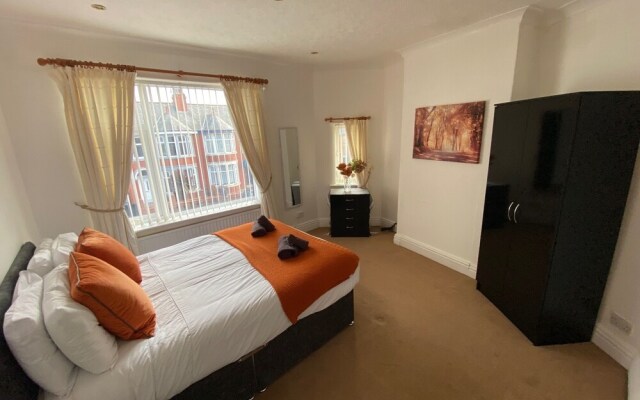 Blackpool Abode - Ansdell House