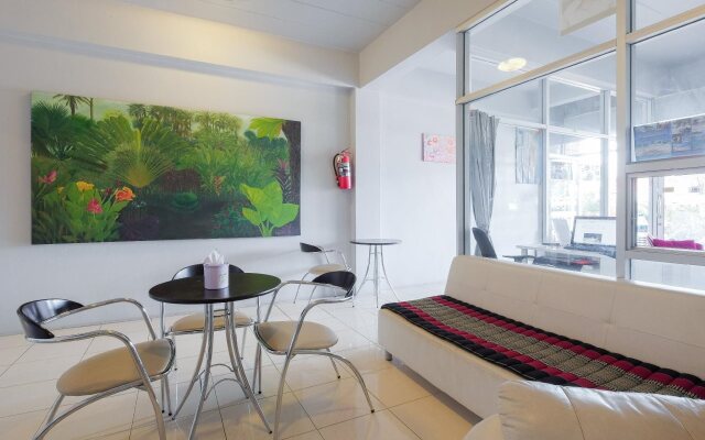 Luna Guesthouse and Travel