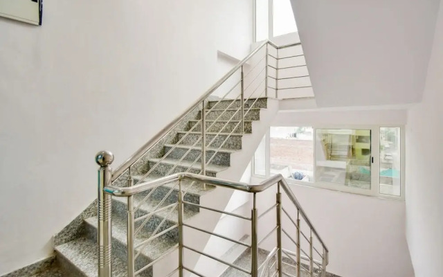 Oyo 47025 Hotel Rishabh Inn