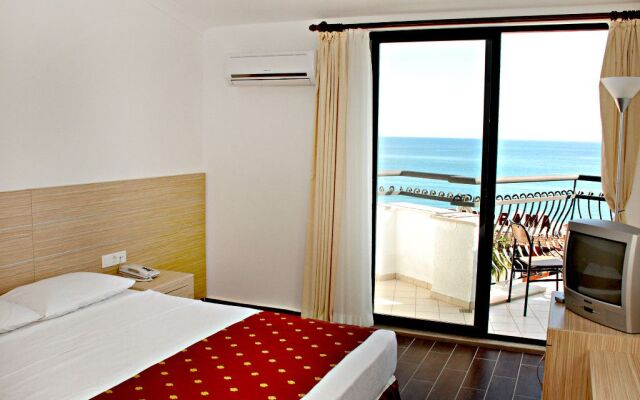 Boulevard Hotel