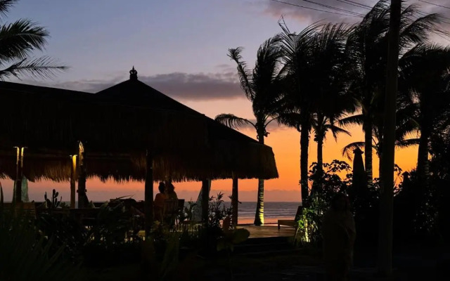 Wide Sands Beach Retreat