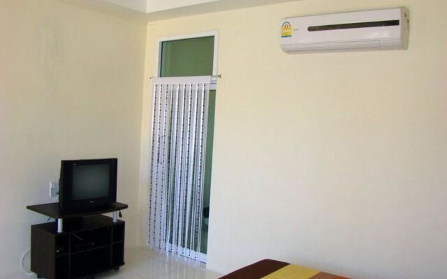 Sea Beach Koh Larn 2