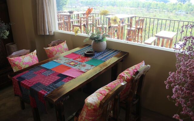 Buyi Hotel Resort Fuxian Lake