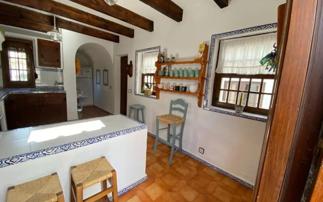 Spacious Holiday Home With Private Garden