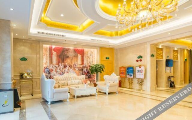 Vienna Hotel (Dongguan Huangjiang Meitang Subway Station Brnch)