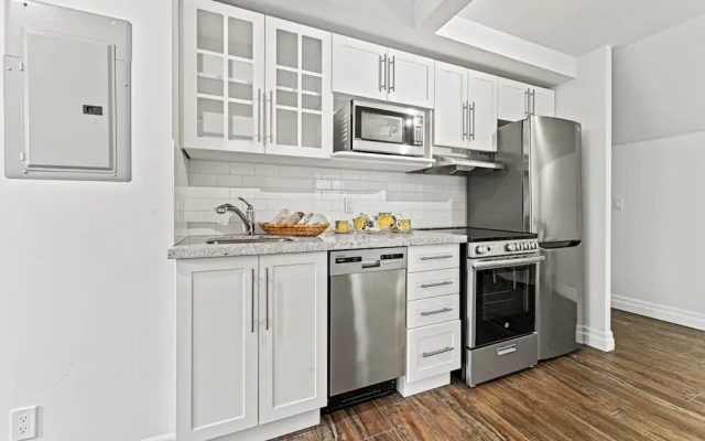 Private Apt Neardowntown Ideal for Long Stays U4