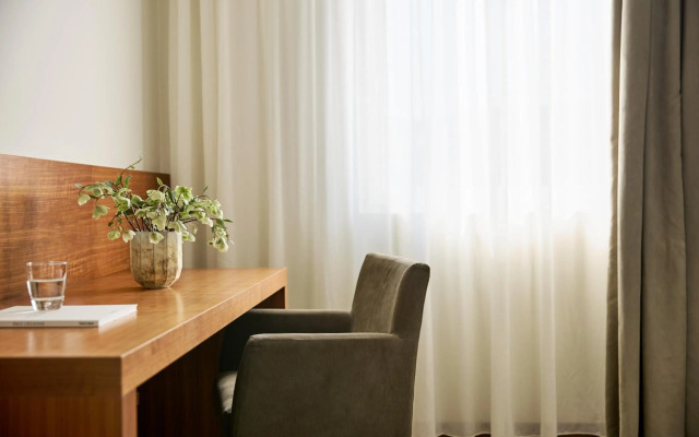Lucy Hotel