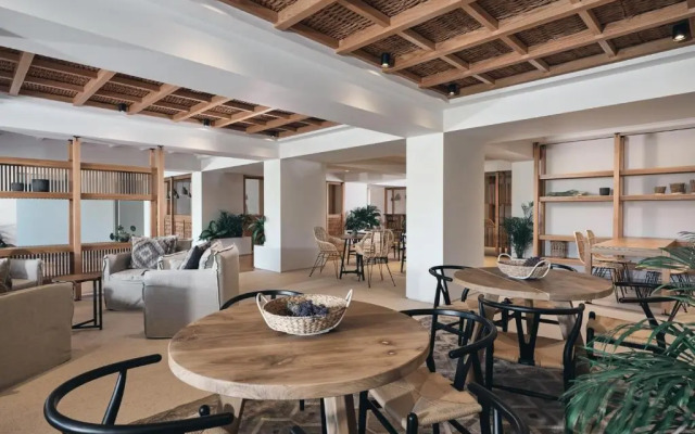 Aqua Bay Suites
