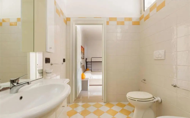 1749 Villetta Alessandra